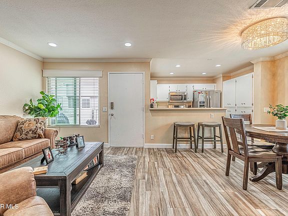 5th image of 624 N Via Colinas
