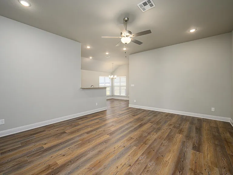 2801 Tulip Dr — Photo 10