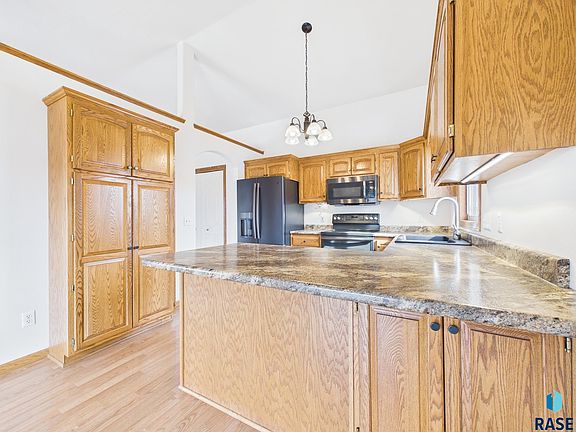 5th image of 5301 S Lewis Ave