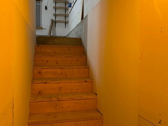 5th image of 20324 Avalanche Rd