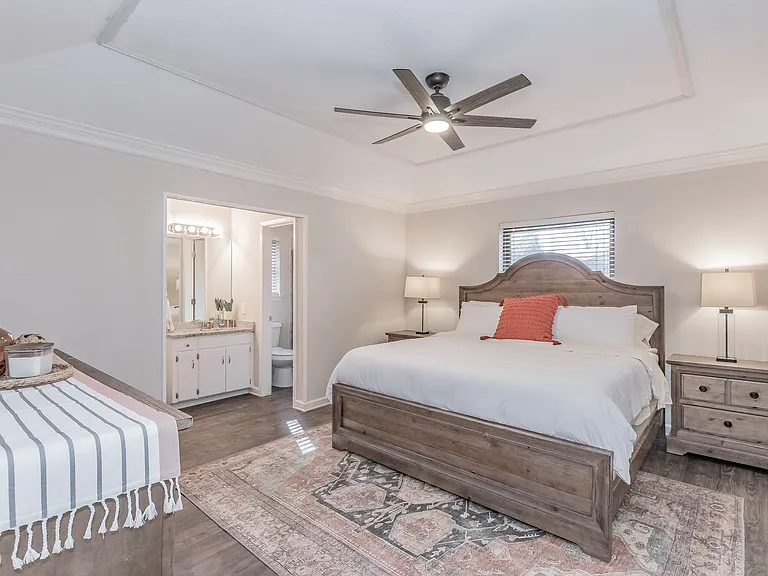 340 Gloria St — Photo 18