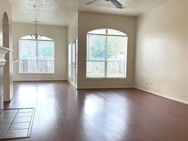 10023 Hickory Trail Ln — Photo 5
