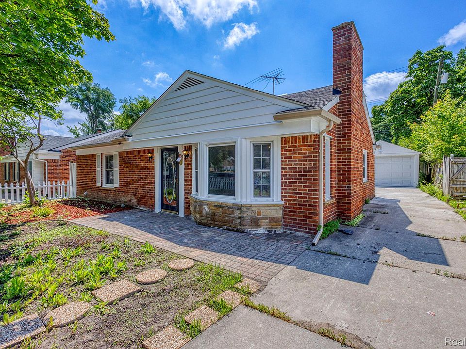 1st image of 4335 W Forteen Mile Rd