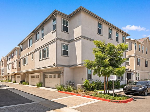 2nd image of 1042 N Anaheim Blvd Unit 2