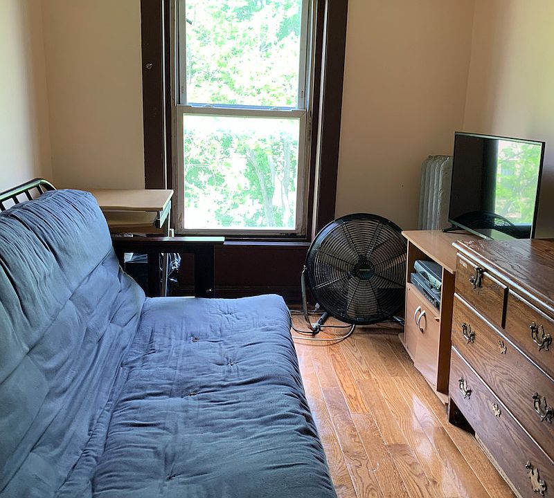 1st image of 299 Hart St #4L
