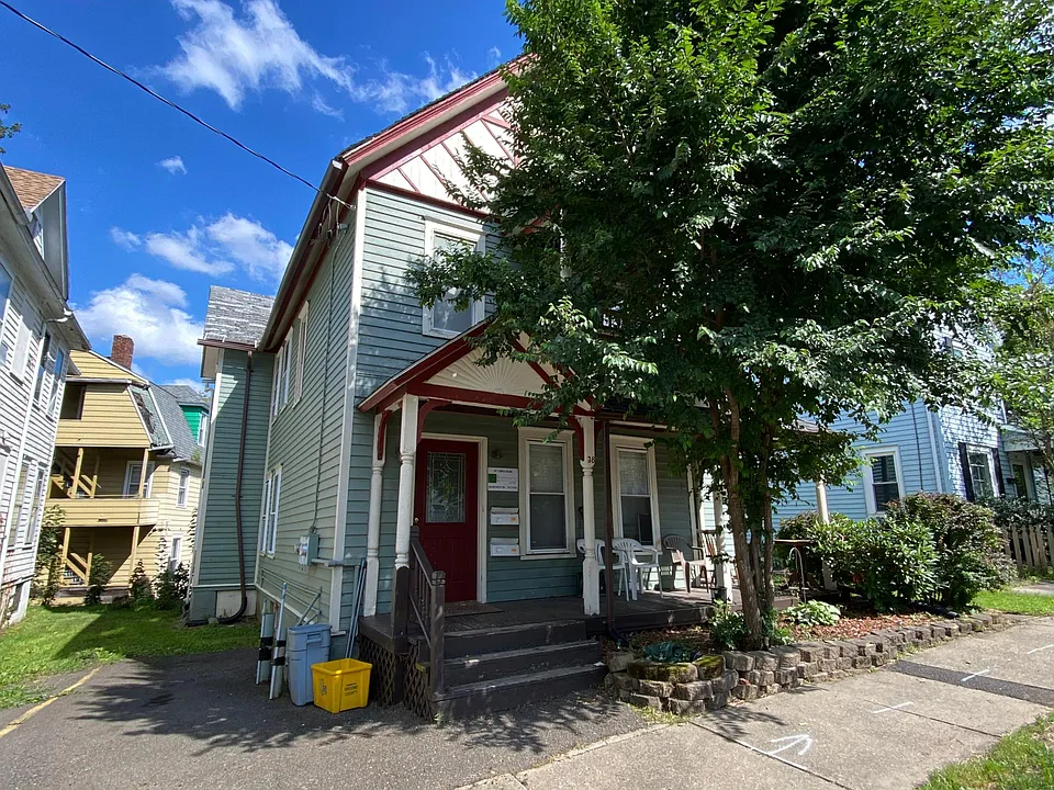 38 Saint John Ave