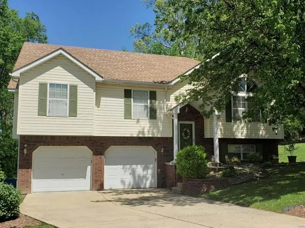 813 Whitney Cir, Herculaneum, MO 63048