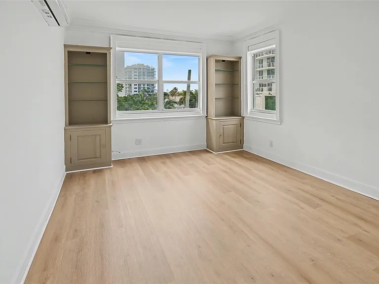 3000 Riomar St #406 — Photo 8