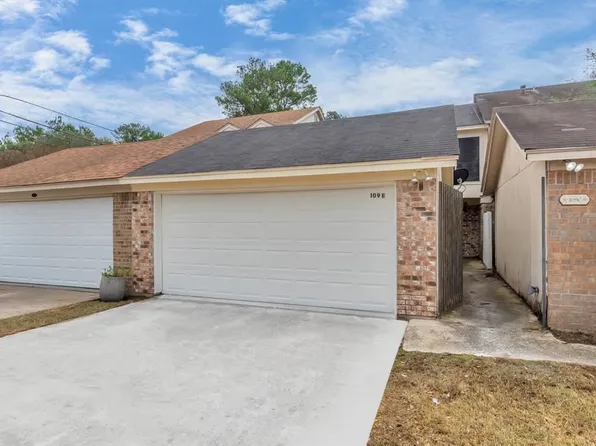 109 Delores St APT B, Conroe, TX 77301