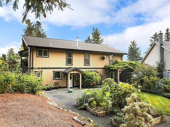 4th image of 204 Spindrift Rd