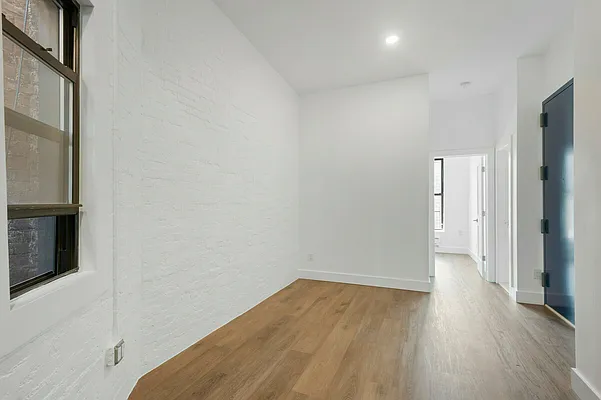 Rented by EXR | media 13