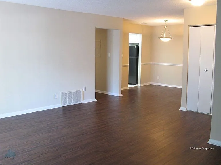 West Hills Village Apartments — Photo 6