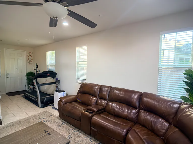 1547 S Oliveira Dr — Photo 6