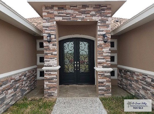 2nd image of 5013 Westgate Cir N