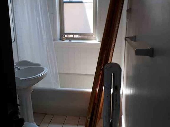 4th image of 1144 Pleasant St APT 3W