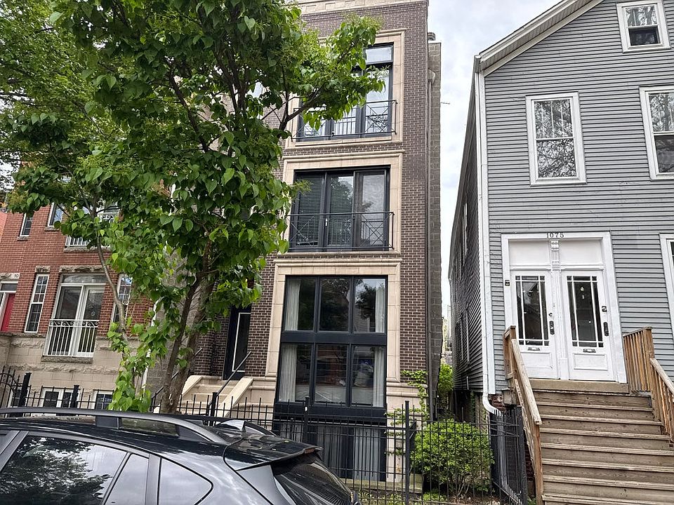 1st image of 1077 N Hermitage Ave #3