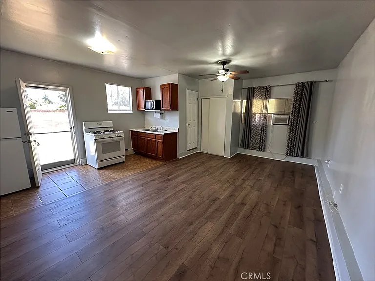 14821 Dalwood Ave — Photo 4