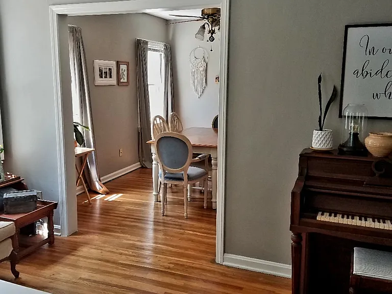 129 N Broadview Ave — Photo 6