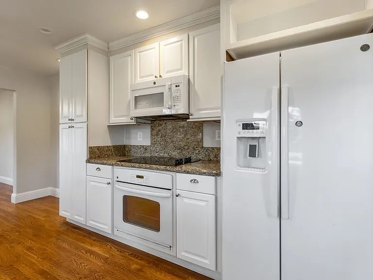 150 Alviso St — Photo 3