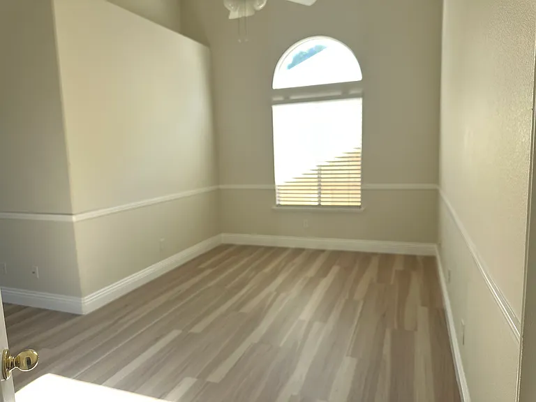 2523 E Cole Ave — Photo 10