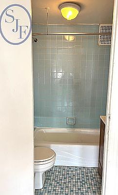 5th image of 468 Jefferson Ave APT 2A