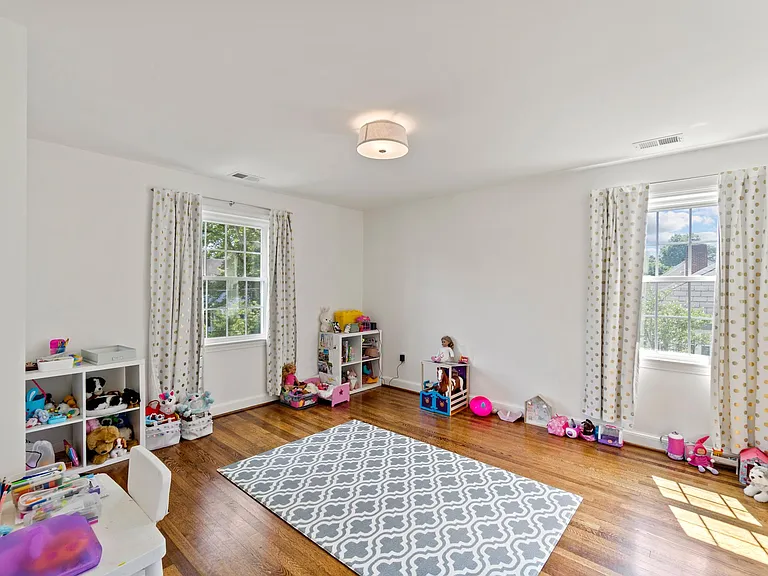 Upstairs room for children or guests