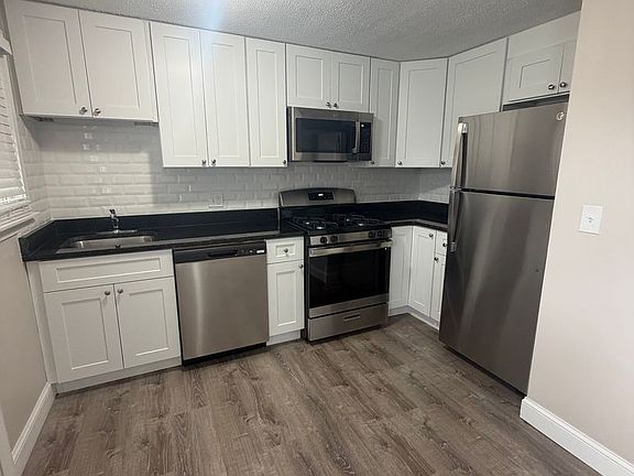 3rd image of 102 Shawomet Ave #119-03