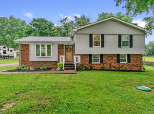 292 Greenfield Ln, Castalian Springs, TN 37031