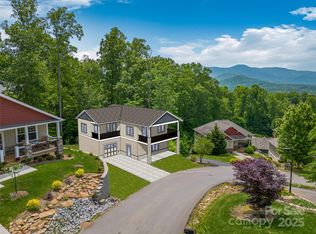 23 Village Overlook Loop, Swannanoa, NC 28778