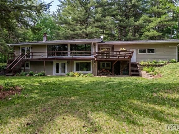 2nd image of 2933 W Howard Rd