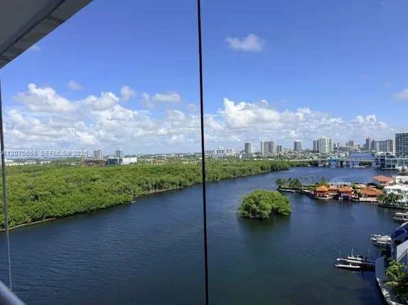 400 Kings Point Dr, North Miami Beach, FL