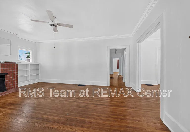 582 Clifton Rd NE — Photo 4