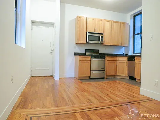 Rented by City Connections Realty | media 29