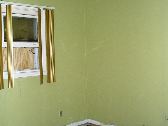 5th image of 20547 Grandville Ave