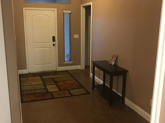 4th image of 9909 Rainbow Dr