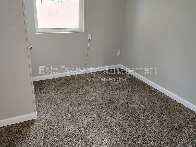 6739 Ford Ave — Photo 7