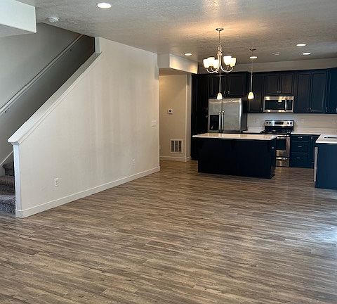 4th image of 23 N 2370 W #23