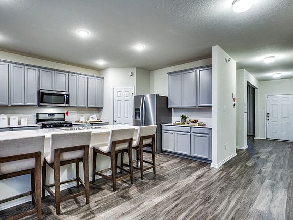 Eat-in island kitchen