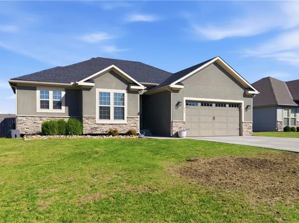 647 SW Crestview Dr, Grain Valley, MO 64029