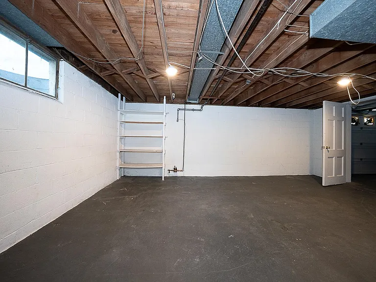 35 Eastwood Rd — Photo 21