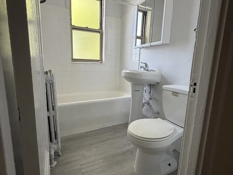 4955 N Whipple St #1E — Photo 10