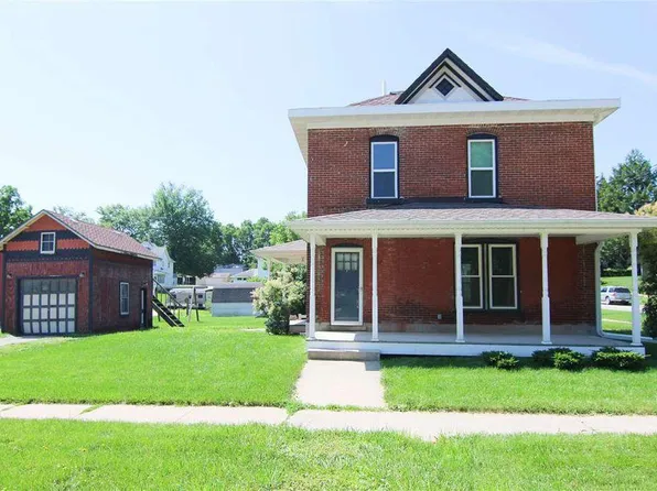307 W Welsh St, Williamsburg, IA 52361
