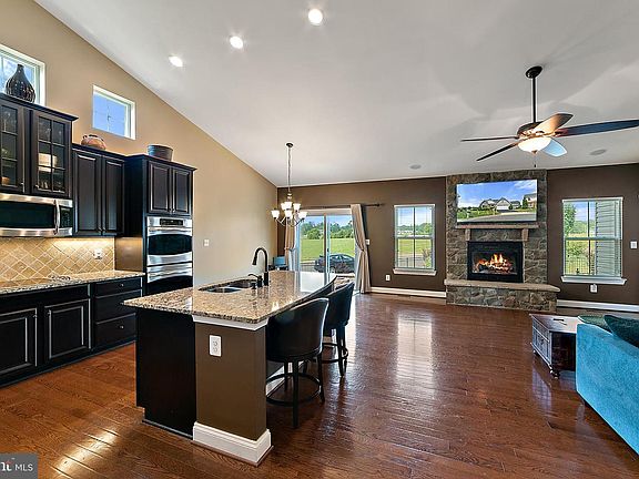 5th image of 2226 Pump House Ct
