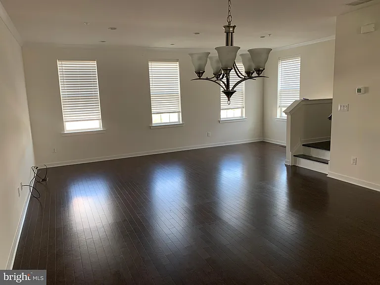 16 Manchester Dr — Photo 4