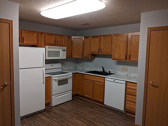 5th image of 7450 S Louise Ave Unit 201