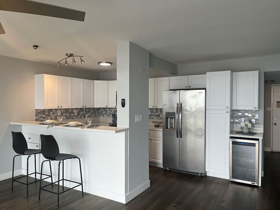 1st image of 835 Hopkins Way APT 208