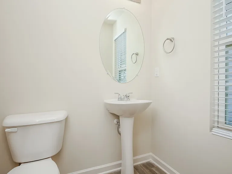 302 Freeman Cir — Photo 15