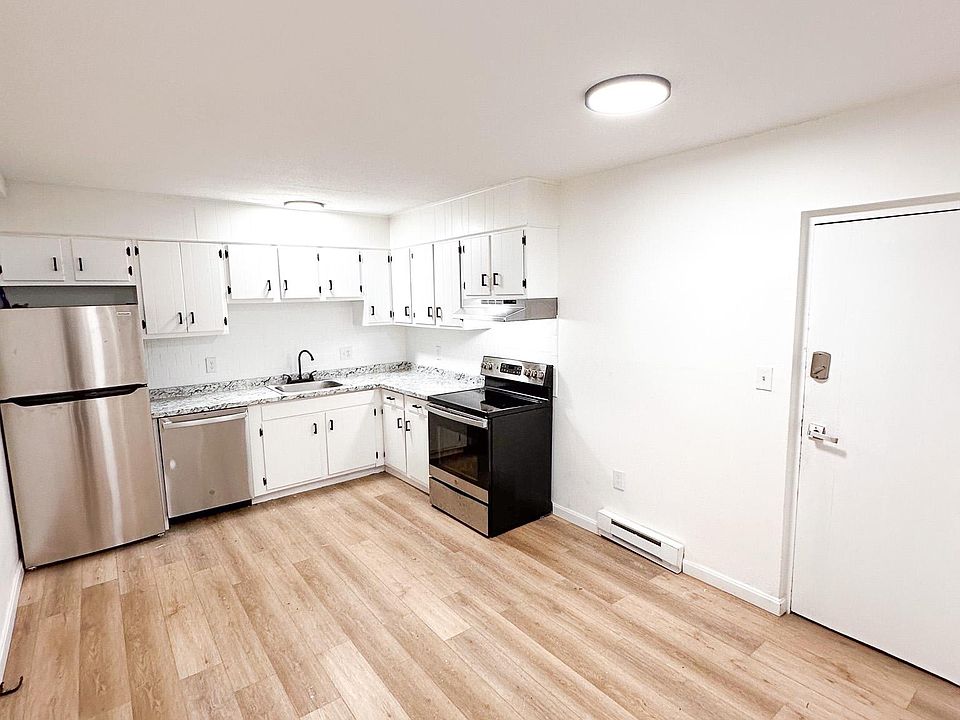 1st image of 31 Vine St APT 3