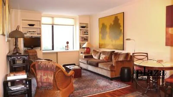 Rented by Plaza Real Estate Group | media 64