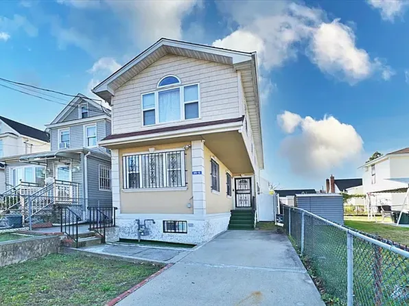 9912 202nd St, Hollis, NY 11423